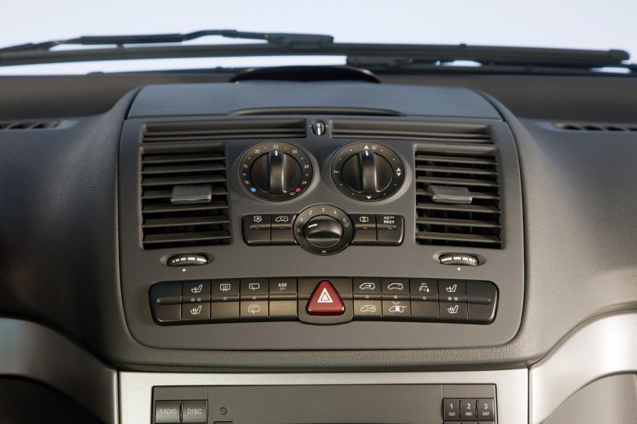  Mercedes-Benz Viano 2011 года  (фото 2 из 140)